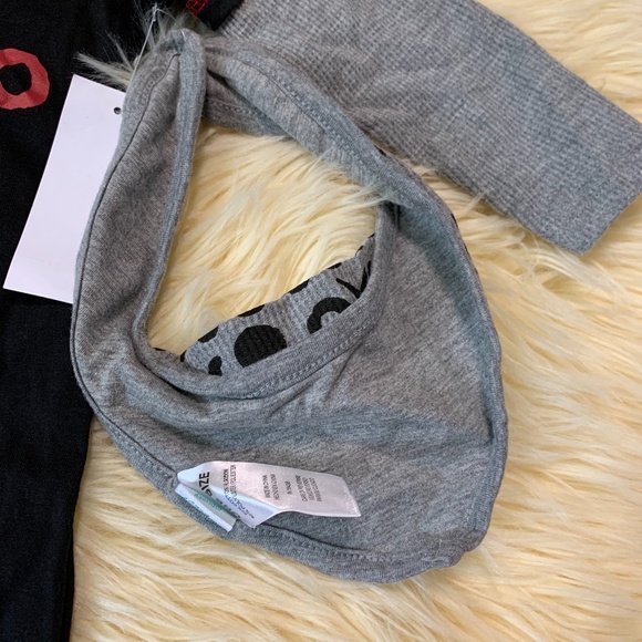 Baby Disney XO Mickey Romper w/ Bib NWT Long Sleeve Disney Outfit NEW 18 Months - Picture 7 of 8